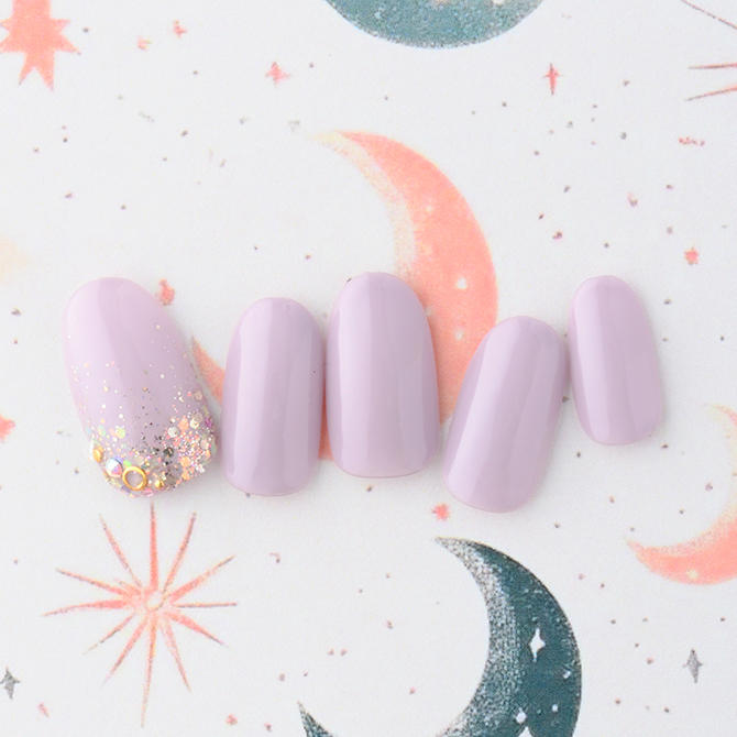 <center>ラベンダーカラーの根元にラメを。オフィスネイルにも◎<br>(K09-L12)</center>