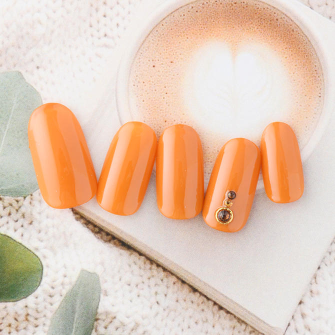 <center>パンプキンオレンジにトパーズカラーのストーンを<br>(K09-L13)</center>