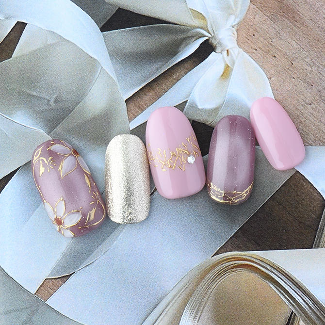 <center>くすみ花色に金の余韻と、マグネットの奥行き感を<br>(L02-CP1-P11)</center>