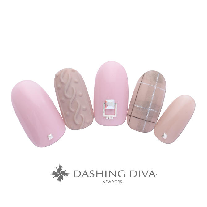 淡いトーンのブラウンとくすみピンクのニット チェックネイル ネイルデザイン ネイルサロンのダッシングディバ Dashing Diva