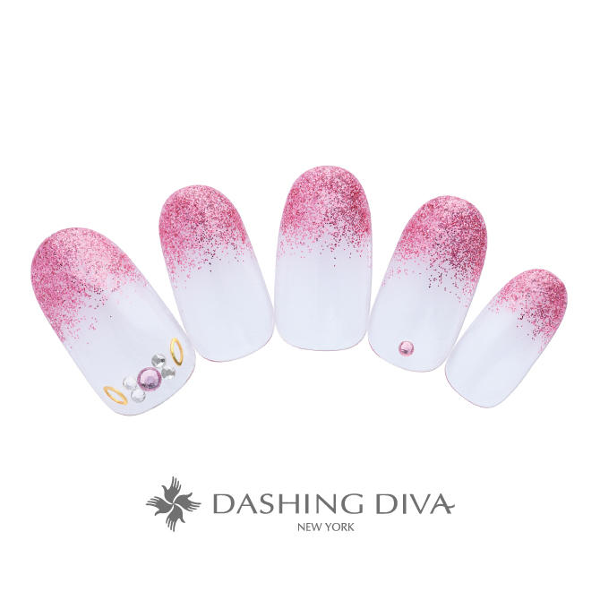 鮮やかなピンクのラメグラに控え目なストーンをプラス(L03-L11)